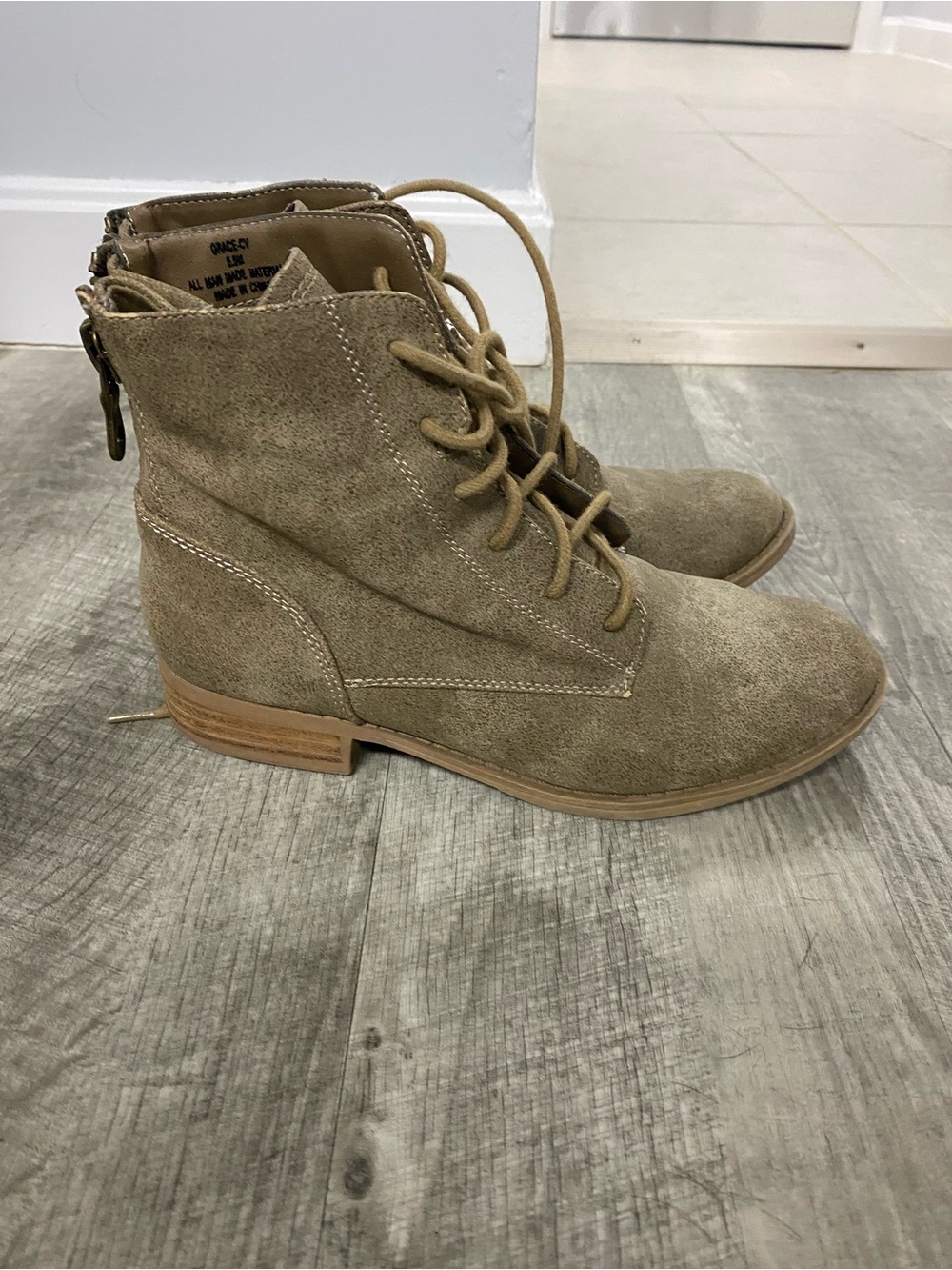 Crown Vintage Lace-Up Suede Ankle Boots - Taupe